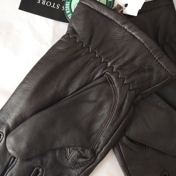 Bloomingdales Men's Leather Gloves - Picture 8 of 10